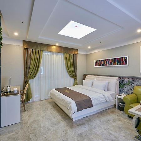 Dubai Hotel Gwangju Metropolitan City Buitenkant foto