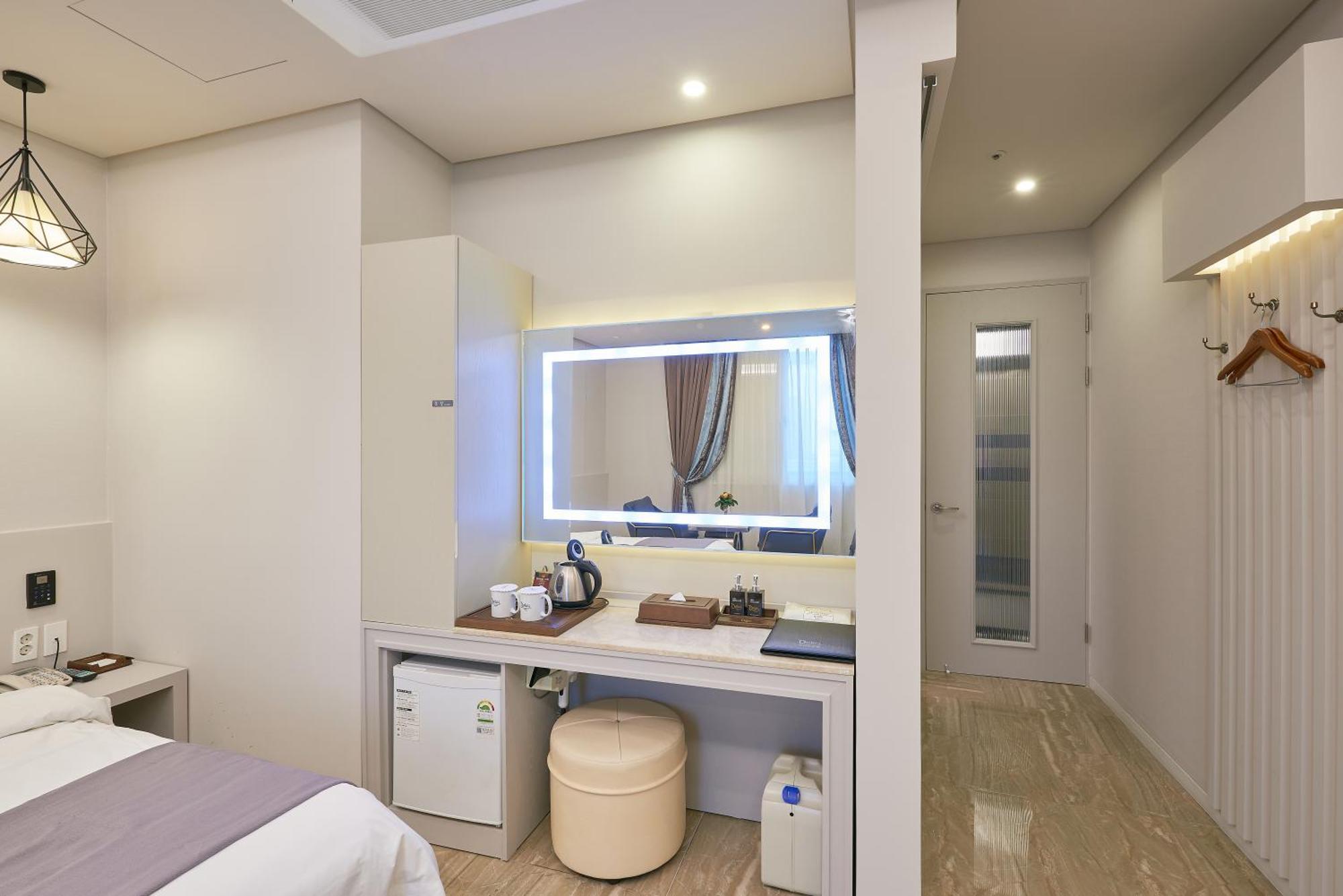 Dubai Hotel Gwangju Metropolitan City Buitenkant foto