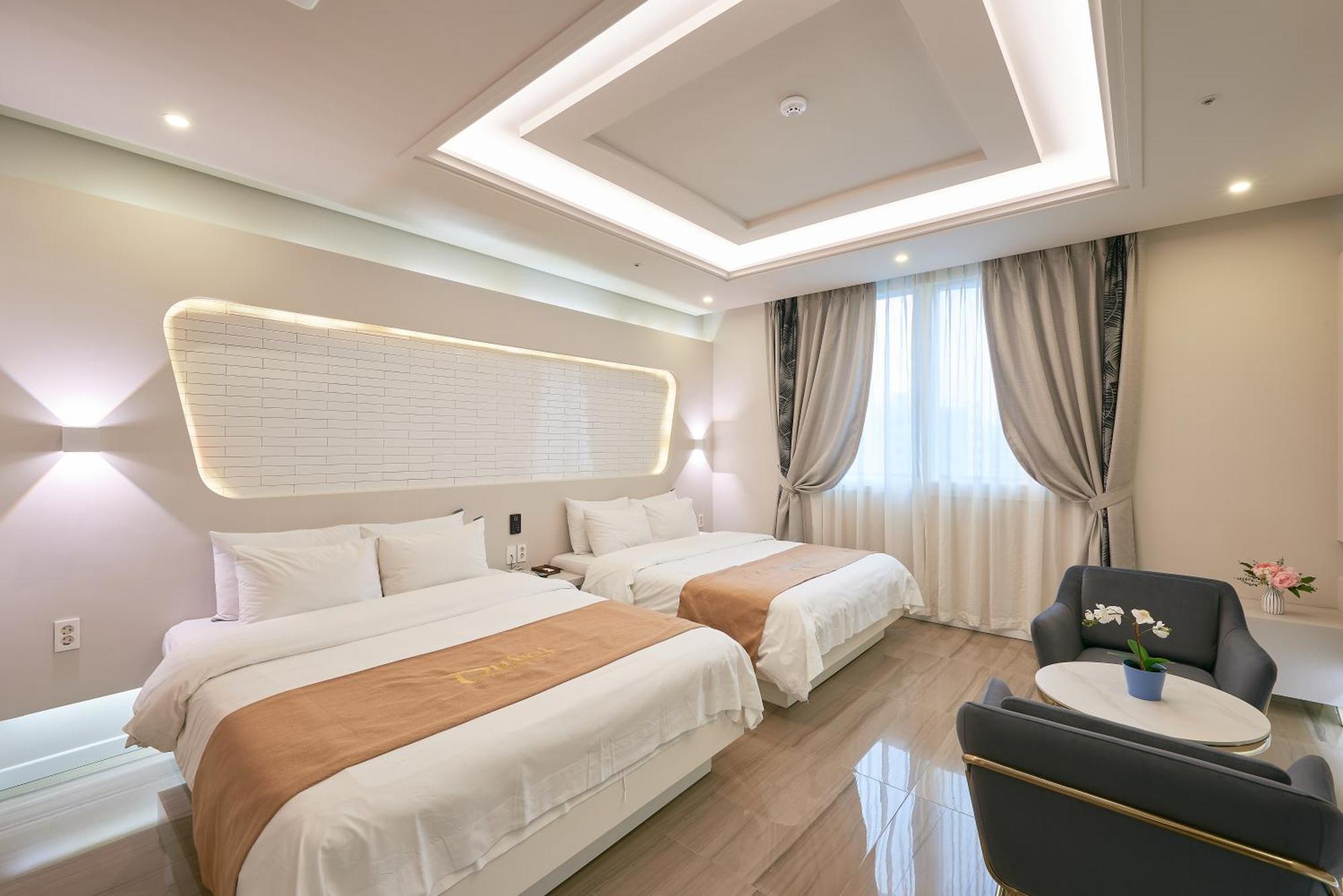 Dubai Hotel Gwangju Metropolitan City Buitenkant foto