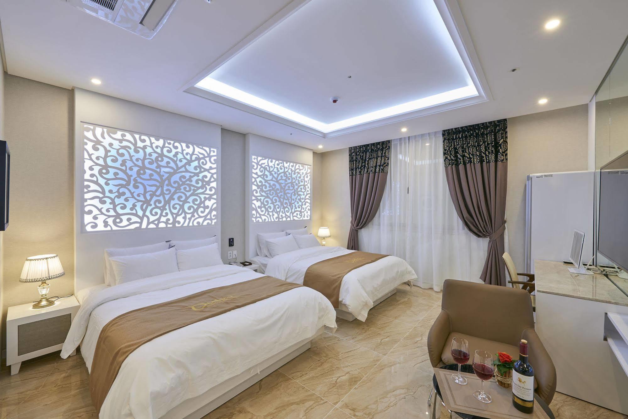 Dubai Hotel Gwangju Metropolitan City Buitenkant foto