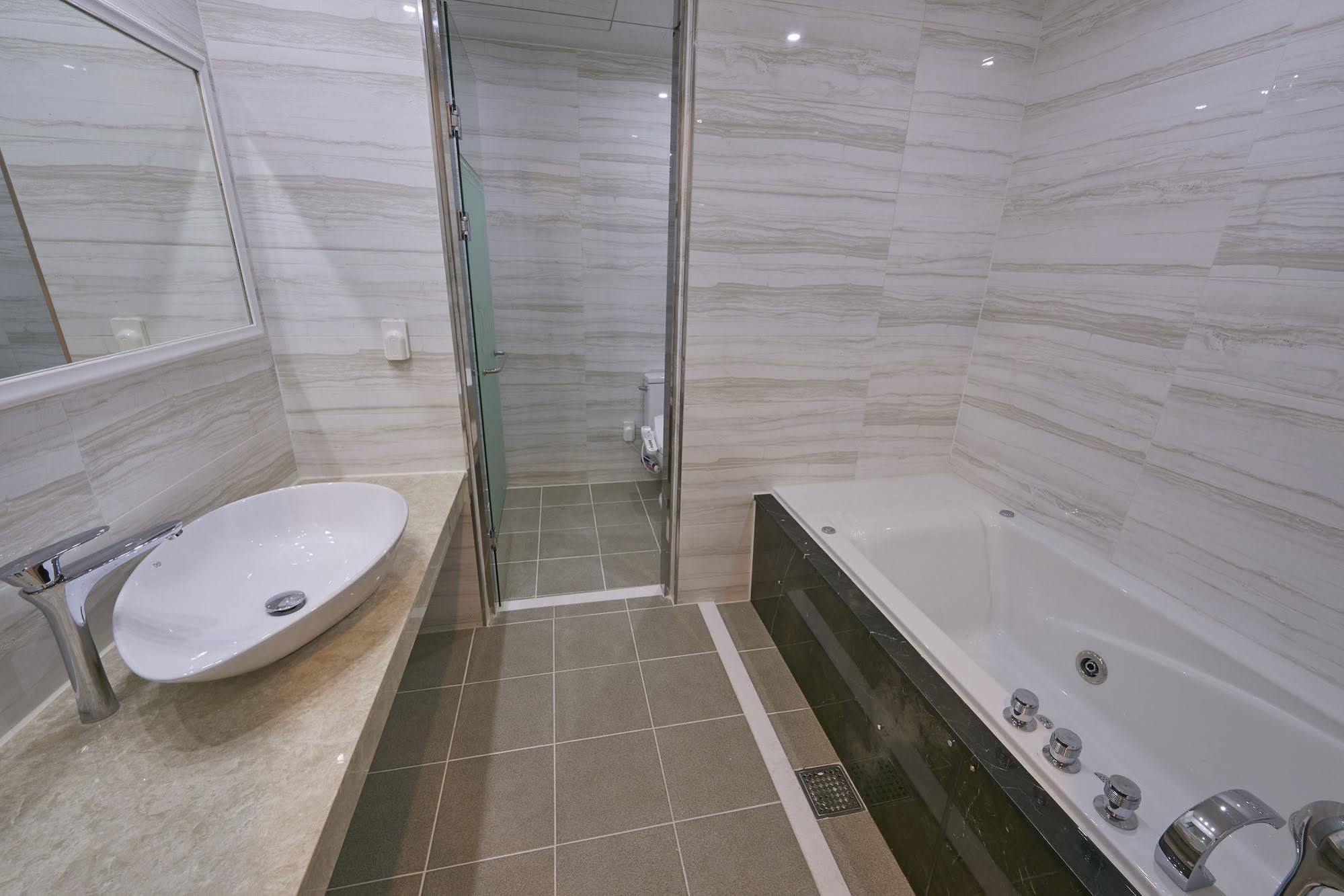 Dubai Hotel Gwangju Metropolitan City Buitenkant foto