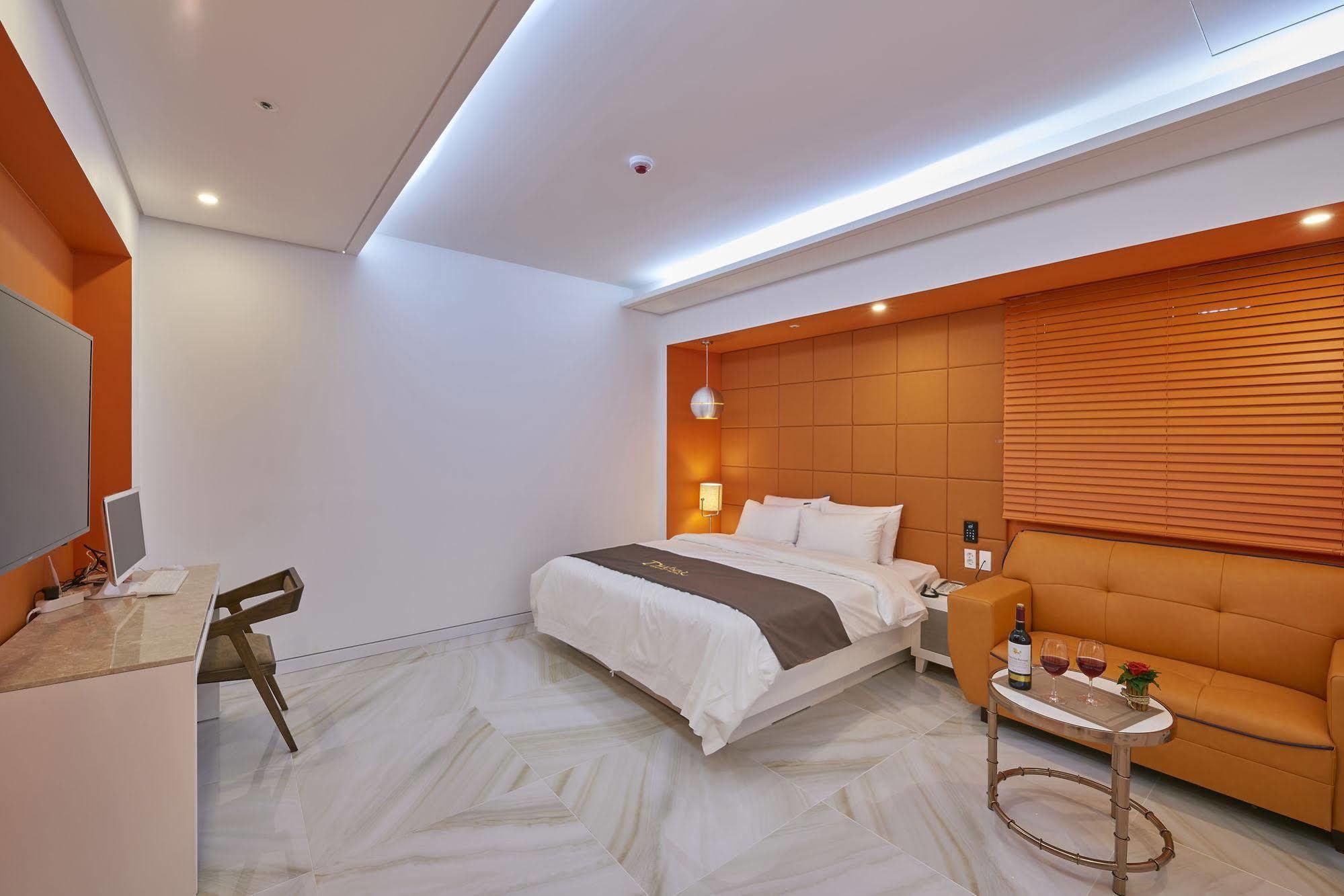 Dubai Hotel Gwangju Metropolitan City Buitenkant foto