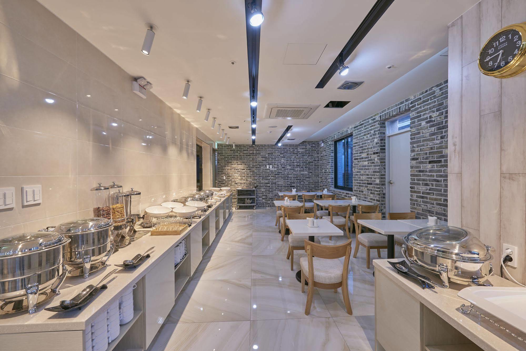 Dubai Hotel Gwangju Metropolitan City Buitenkant foto
